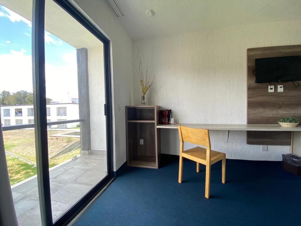 Hotel Aeropuerto Morelia Alvaro Obregon Ngoại thất bức ảnh